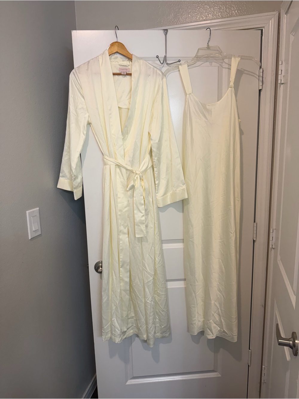 Vintage Y2K Cabernet Ivory Satin Robe & Maxi Nightgown Lingerie Set Size S